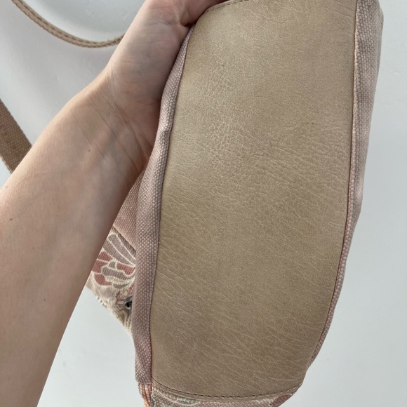 Sakroots | Petal Pink Flower Blossom Artist Circle Fold-Over Crossbody Bag - Picture 3 of 9